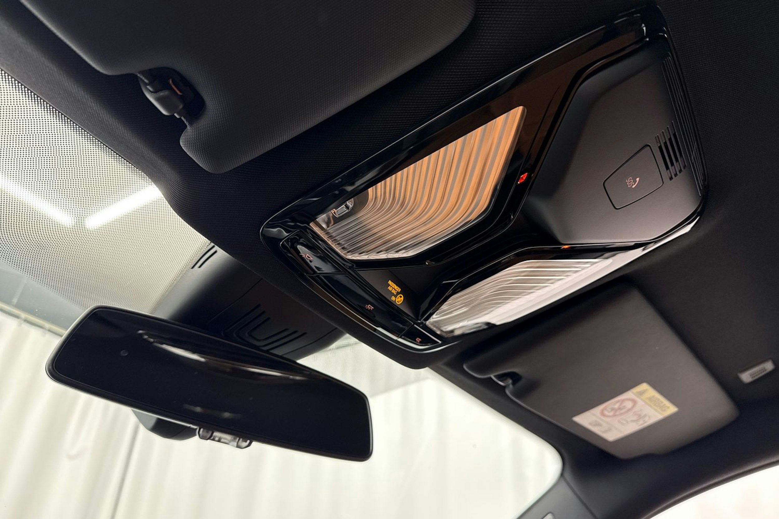 valkoinen BMW i4 M50 2024 kuva 29.