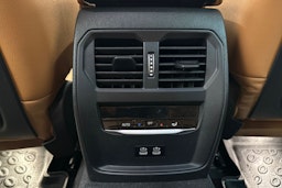 valkoinen BMW i4 M50 2024 kuva 32.