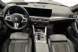 musta BMW i4 M50 2024 kuva 7.