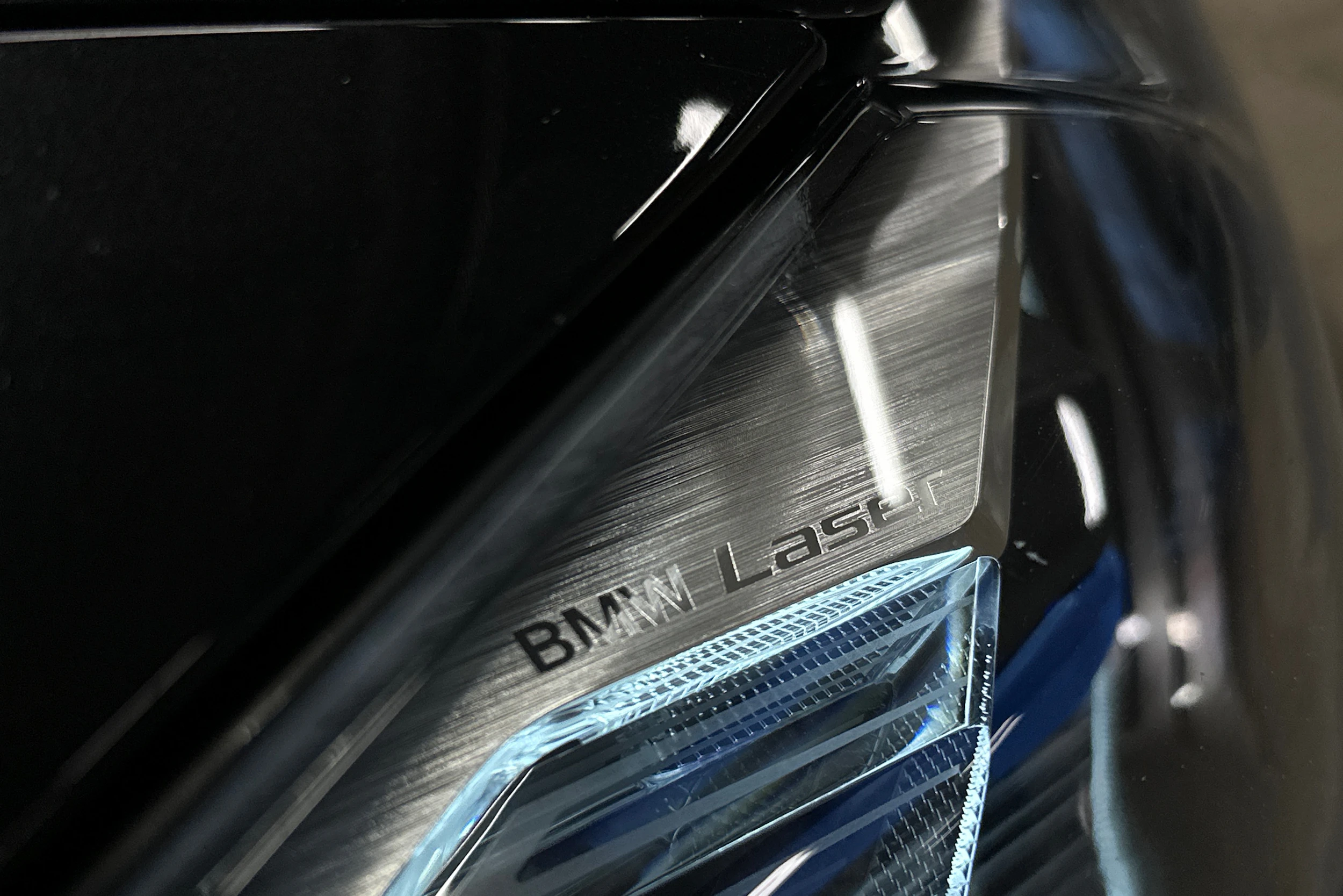 musta BMW i4 M50 2024 kuva 11.
