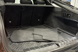 musta BMW i4 M50 2024 kuva 12.