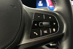 musta BMW i4 M50 2024 kuva 21.