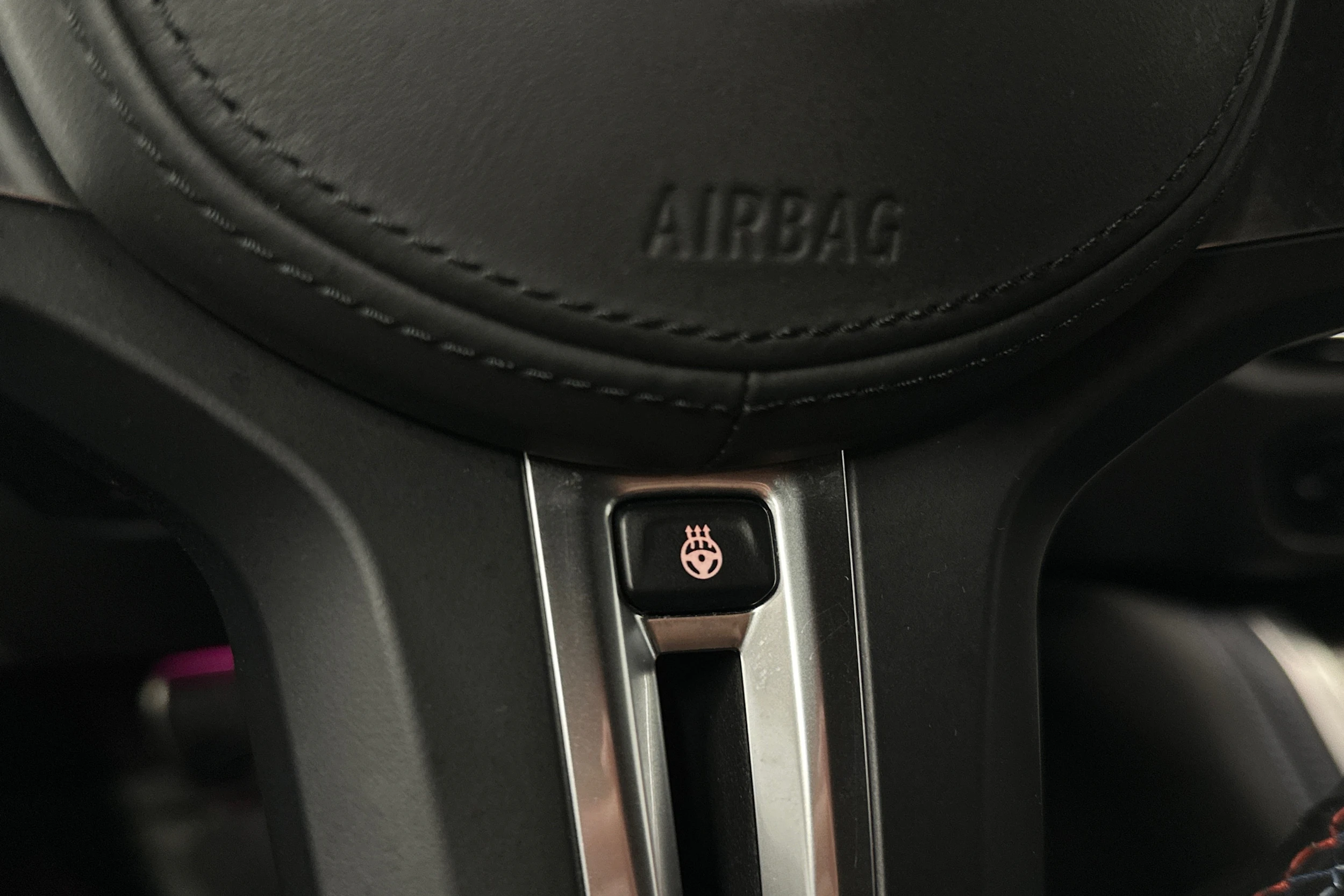 musta BMW i4 M50 2024 kuva 23.