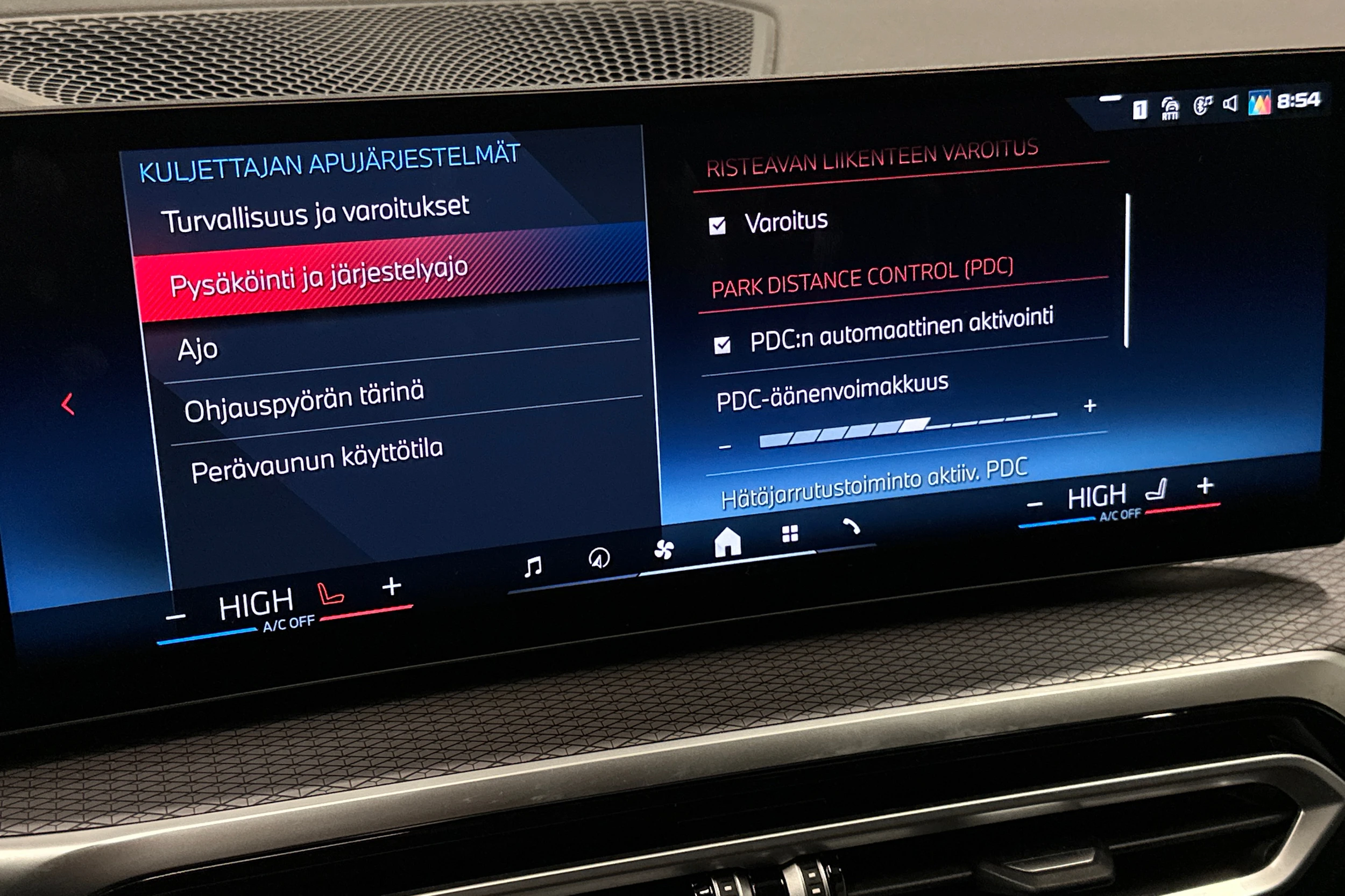 musta BMW i4 M50 2024 kuva 28.
