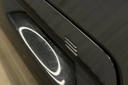 musta BMW i4 M50 2024 kuva 38.