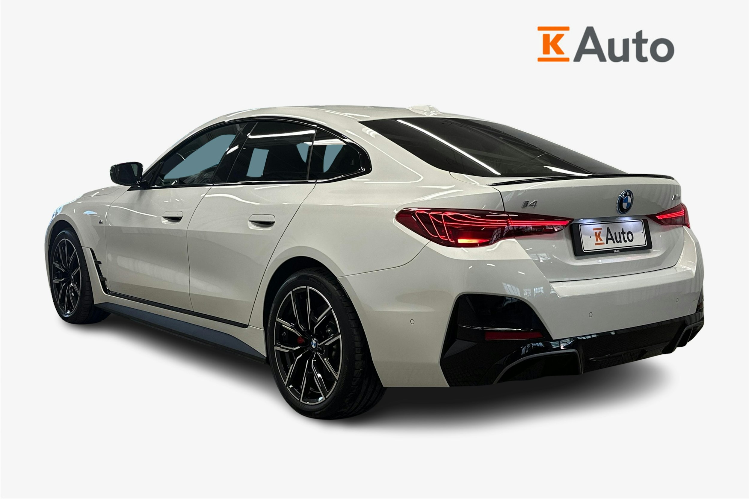 valkoinen BMW i4 M50 2025 kuva 2.