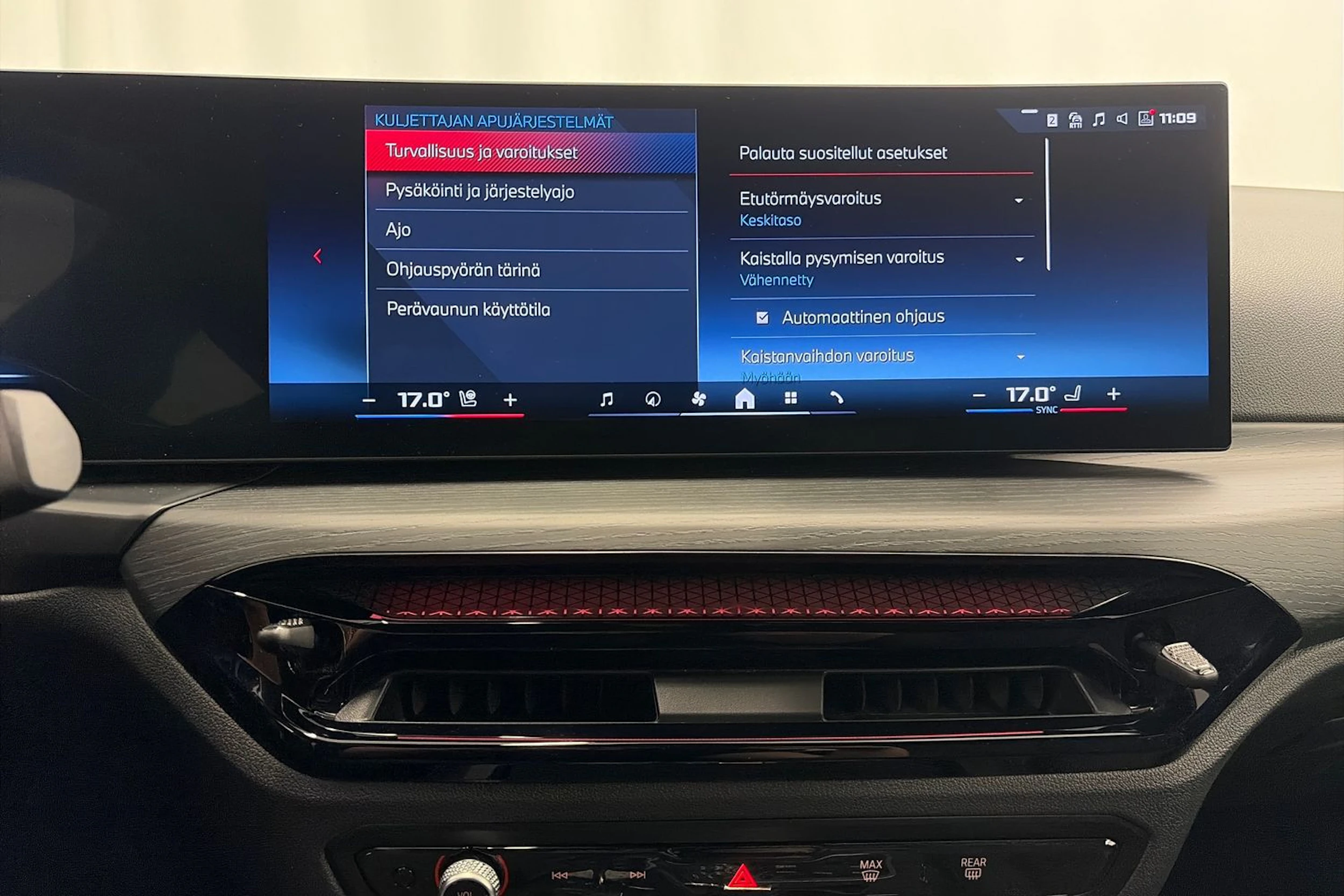 Harmaa BMW i4 M60 2026 kuva 30.