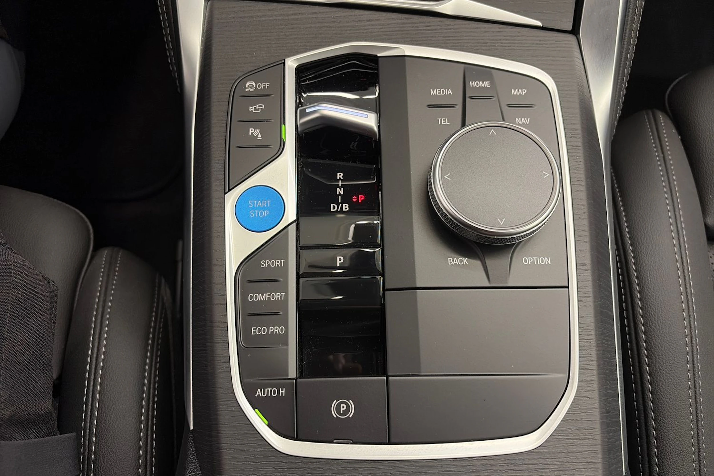 Harmaa BMW i4 M60 2026 kuva 40.