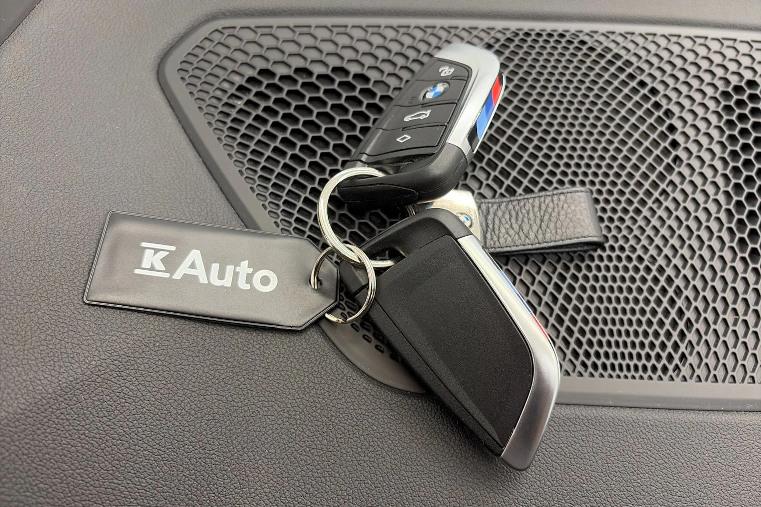 Harmaa BMW i4 M60 2026 kuva 43.
