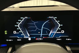 sininen BMW i5 2023 kuva 26.