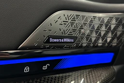 sininen BMW i5 2023 kuva 38.