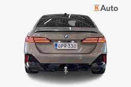 harmaa BMW i5 2024 kuva 3.