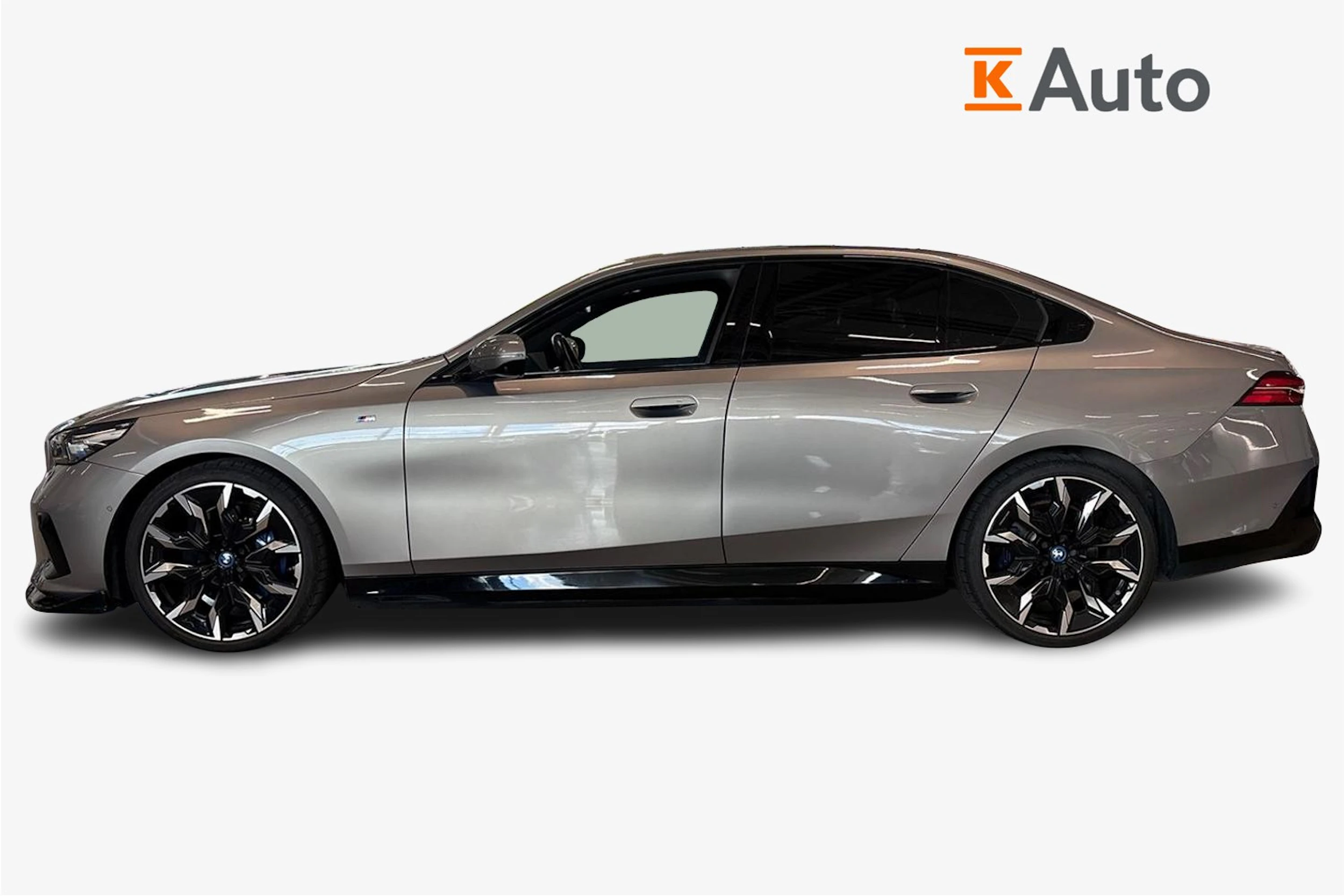 harmaa BMW i5 2024 kuva 5.