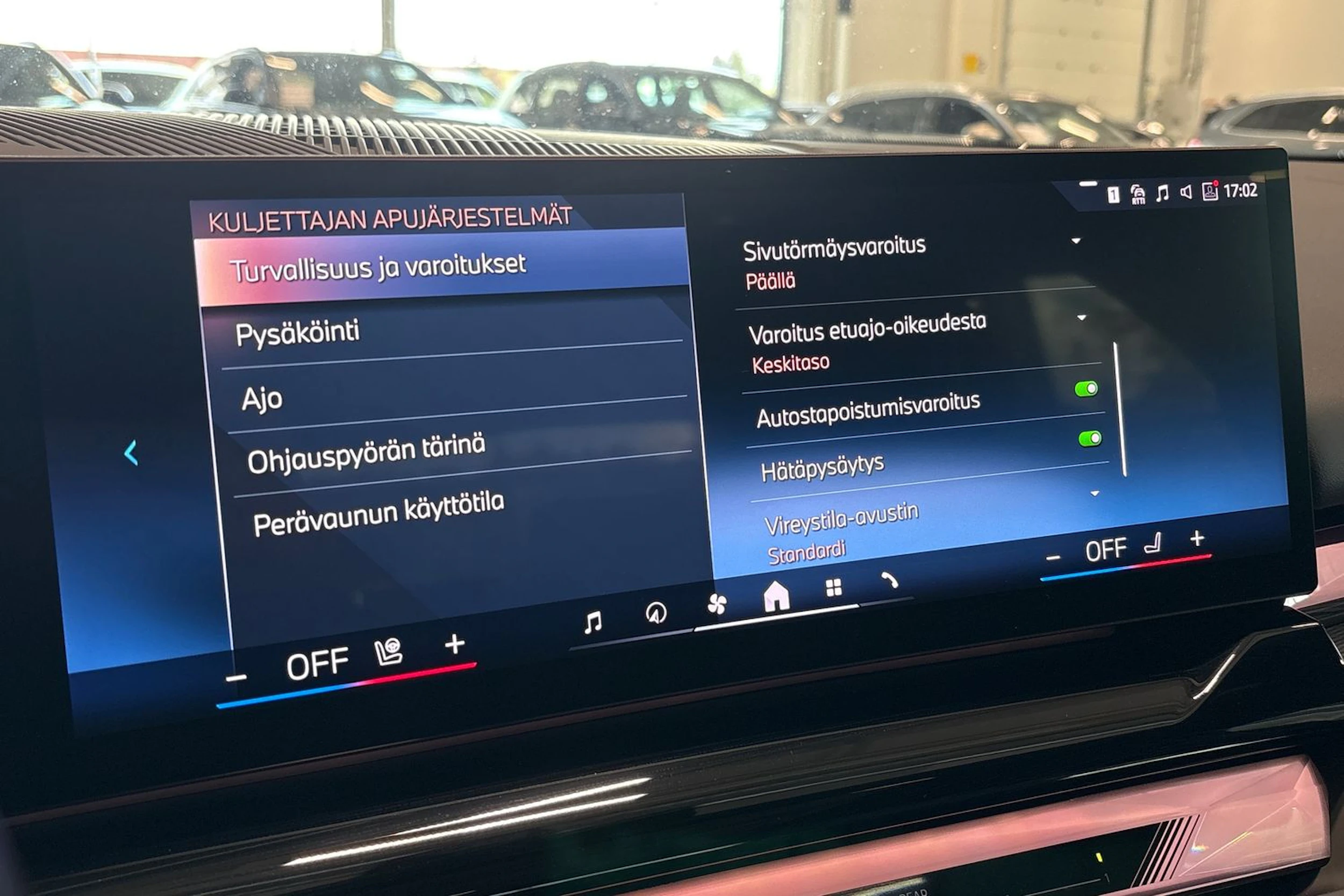 harmaa BMW i5 2024 kuva 21.