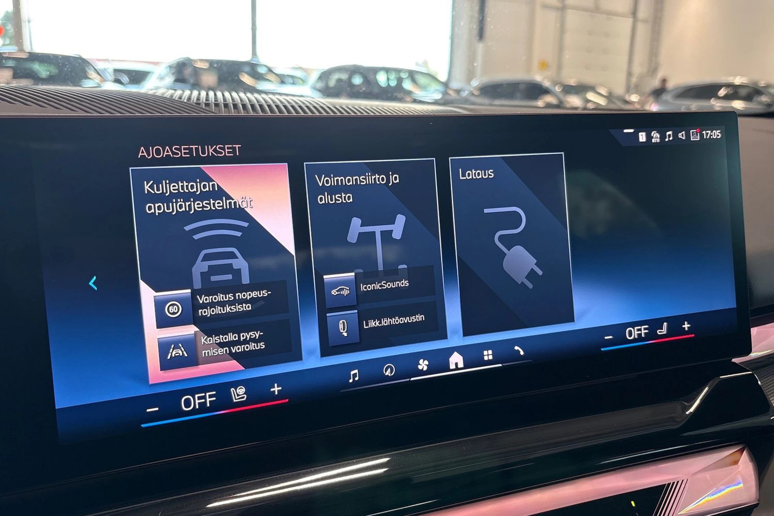 harmaa BMW i5 2024 kuva 27.