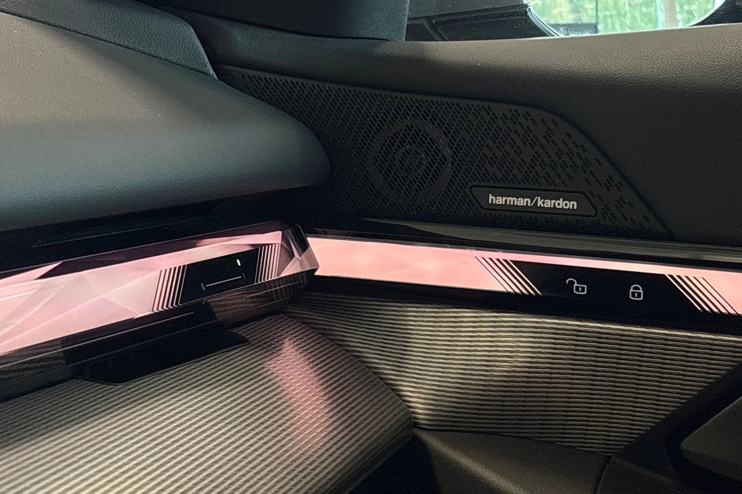 harmaa BMW i5 2024 kuva 29.