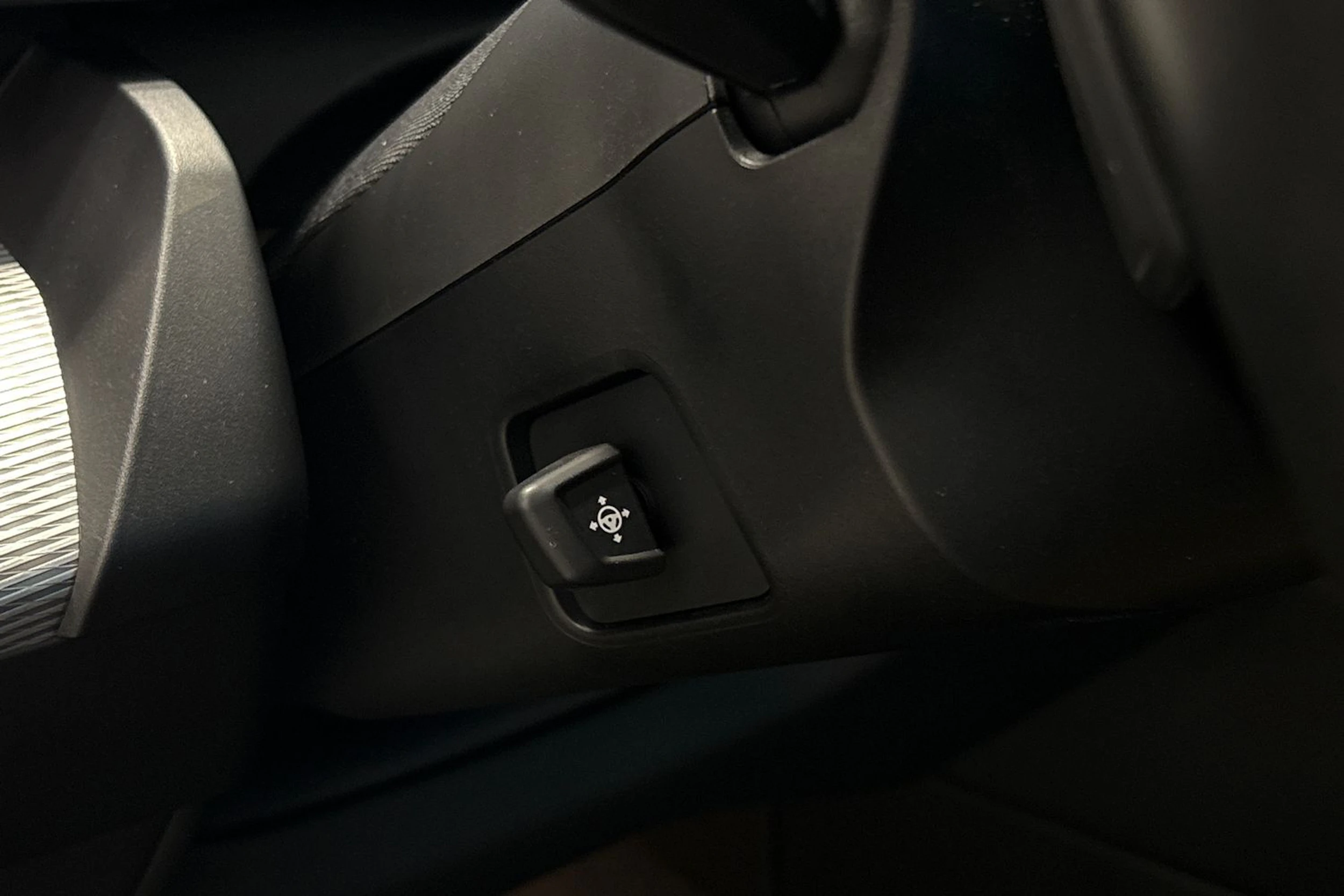 harmaa BMW i5 2024 kuva 31.