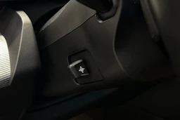 harmaa BMW i5 2024 kuva 31.
