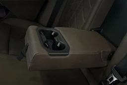 harmaa BMW i5 2024 kuva 33.
