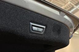 harmaa BMW i5 2024 kuva 36.