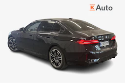 musta BMW i5 2024 kuva 2.