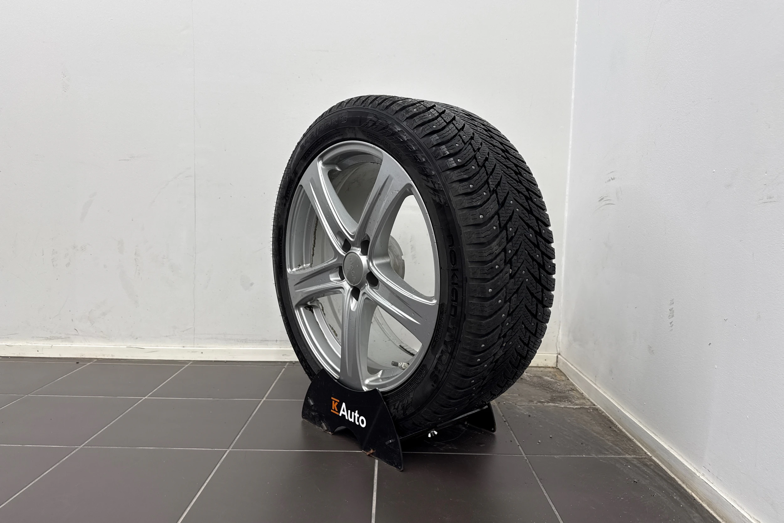 musta BMW i5 2024 kuva 10.
