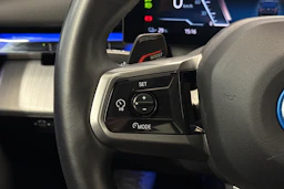 musta BMW i5 2024 kuva 16.