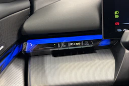 musta BMW i5 2024 kuva 19.