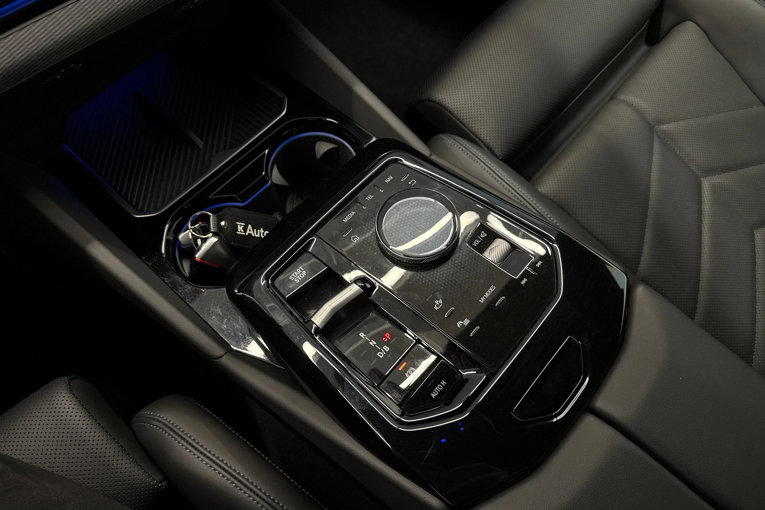 musta BMW i5 2024 kuva 22.