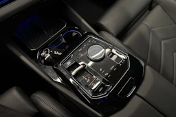 musta BMW i5 2024 kuva 22.