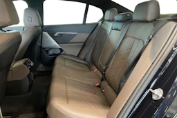 met. musta BMW i5 2024 kuva 8.