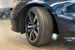 met. musta BMW i5 2024 kuva 10.