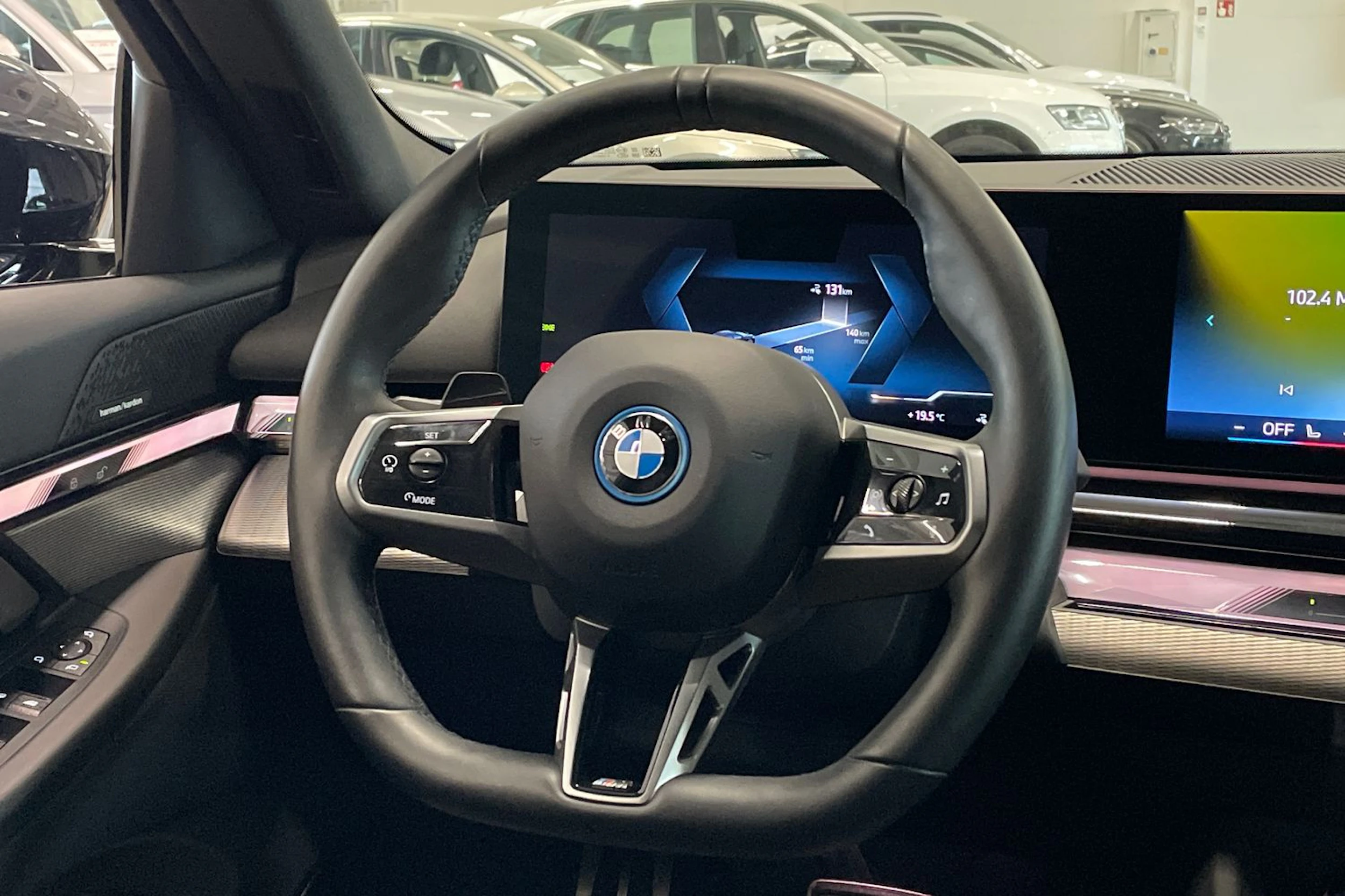 met. musta BMW i5 2024 kuva 13.