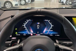 met. musta BMW i5 2024 kuva 14.