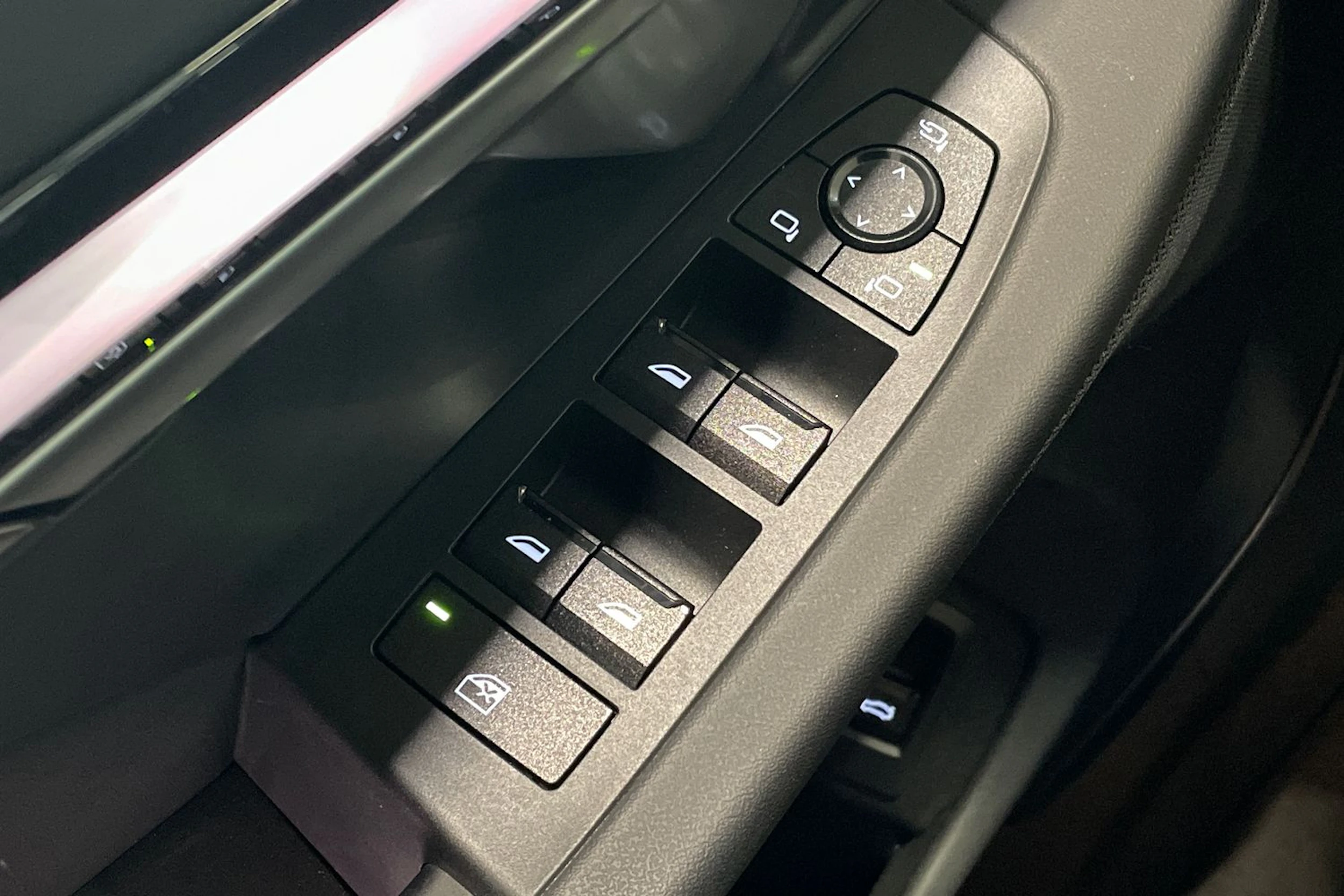 met. musta BMW i5 2024 kuva 33.