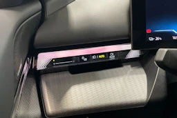 met. musta BMW i5 2024 kuva 34.