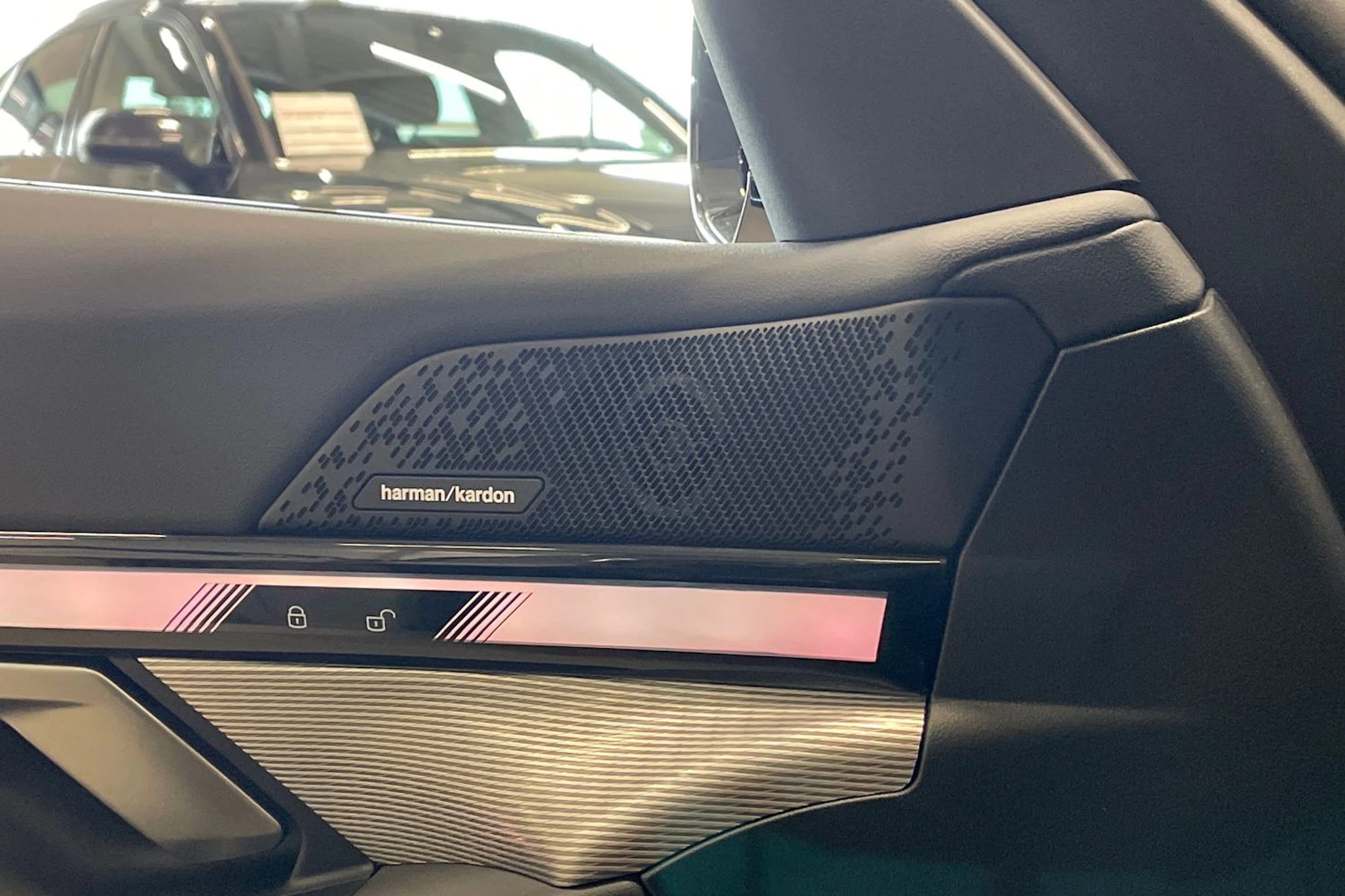 met. musta BMW i5 2024 kuva 35.
