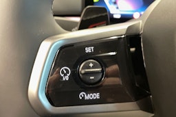 sininen BMW i5 2025 kuva 21.