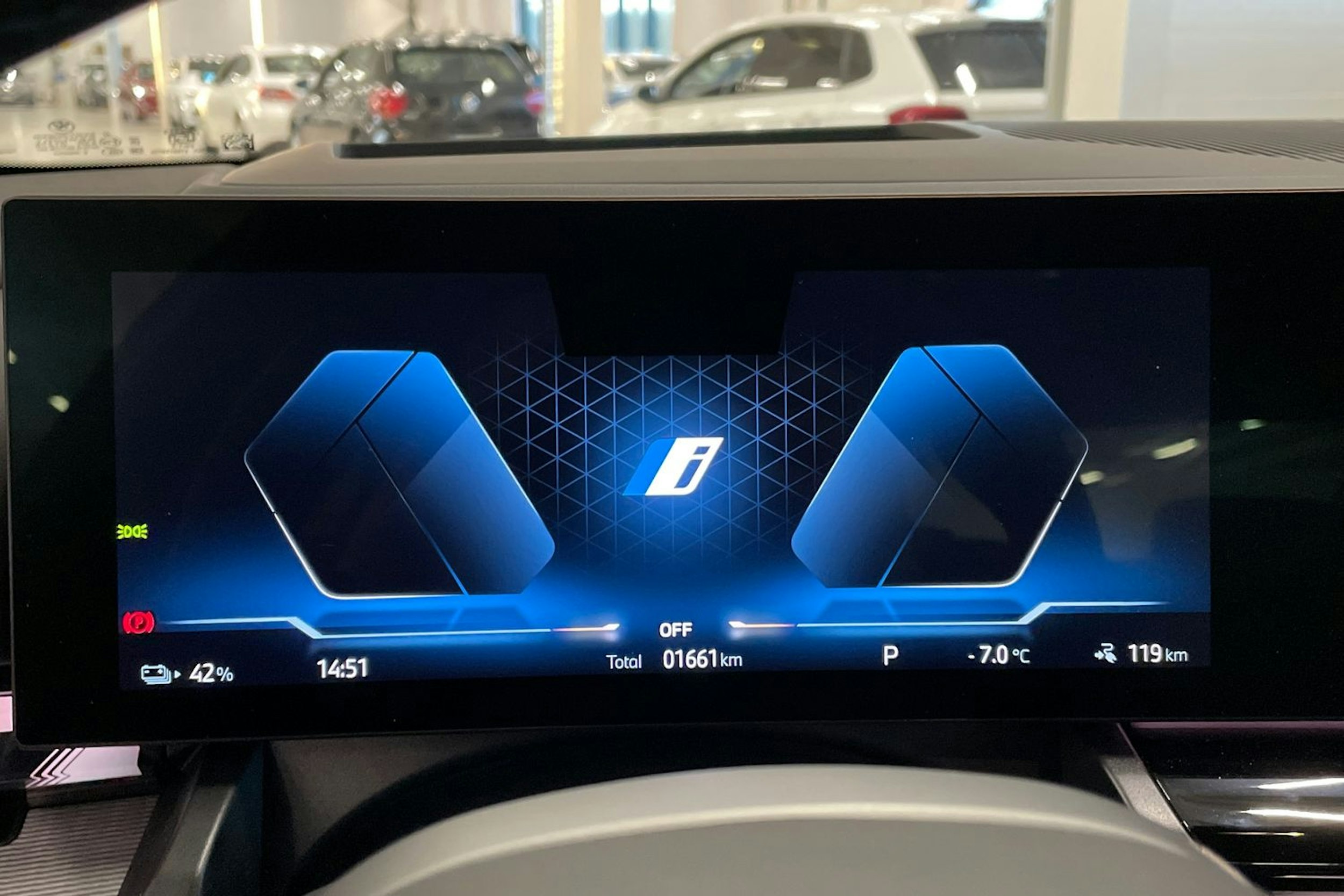 sininen BMW i5 2025 kuva 22.