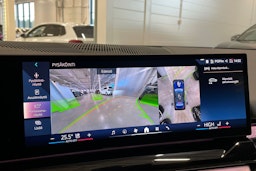 sininen BMW i5 2025 kuva 26.