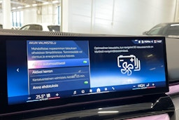 sininen BMW i5 2025 kuva 34.