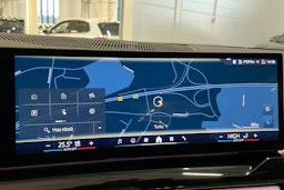 sininen BMW i5 2025 kuva 37.