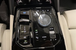 sininen BMW i5 2025 kuva 39.