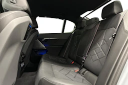 harmaa BMW i5 2025 kuva 8.