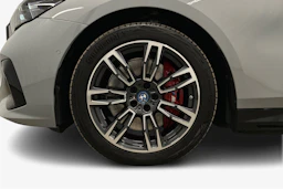 harmaa BMW i5 2025 kuva 9.