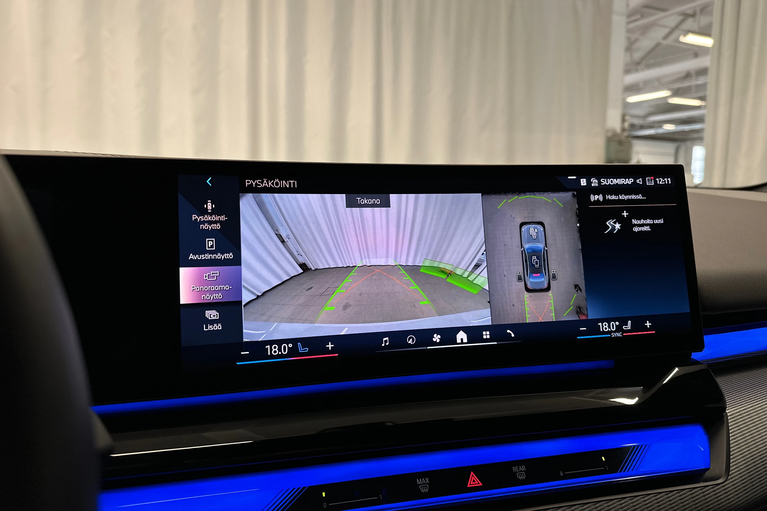 harmaa BMW i5 2025 kuva 16.