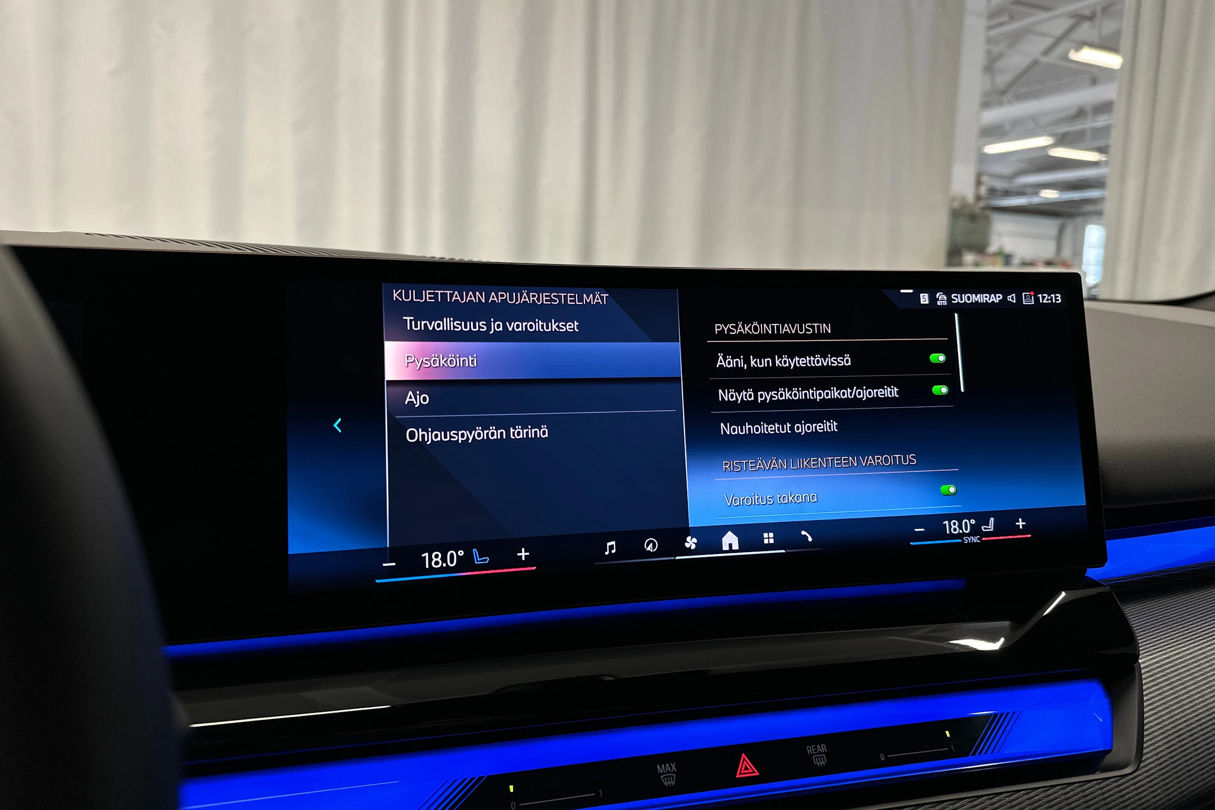 harmaa BMW i5 2025 kuva 23.