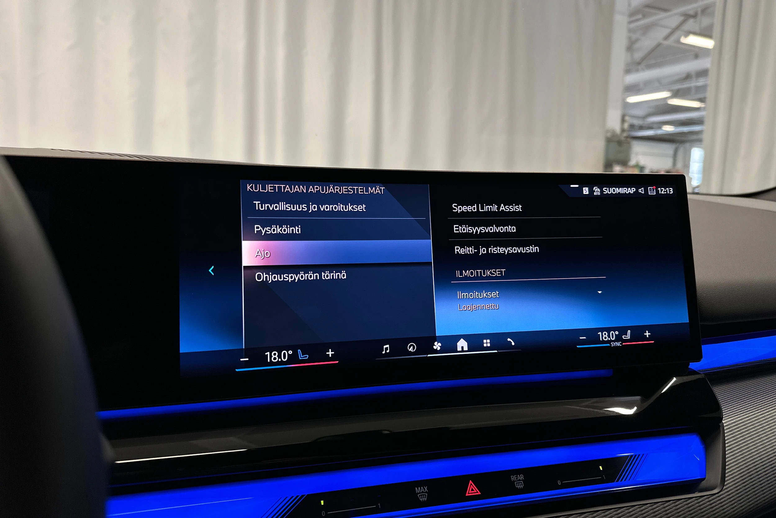 harmaa BMW i5 2025 kuva 24.
