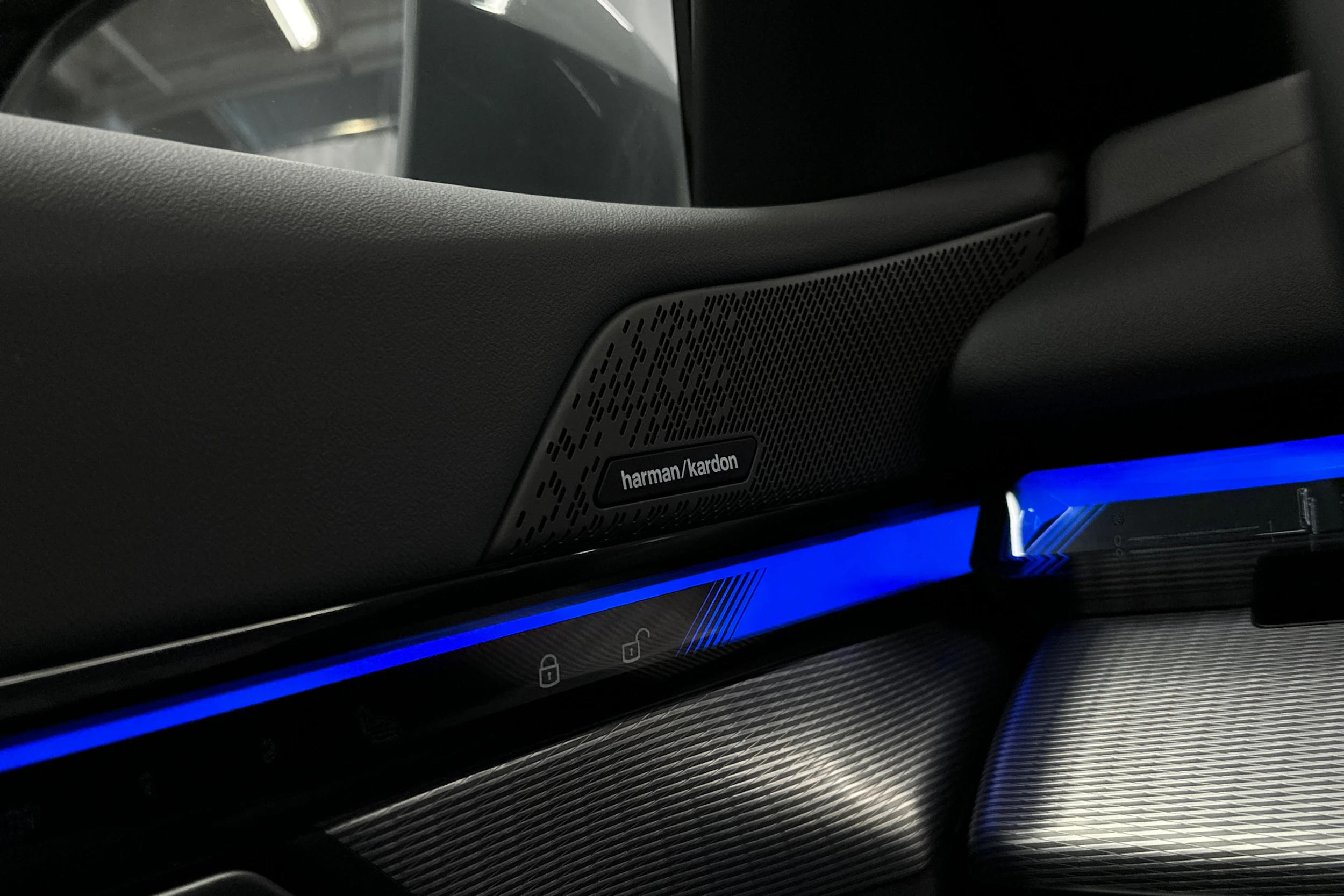 harmaa BMW i5 2025 kuva 27.