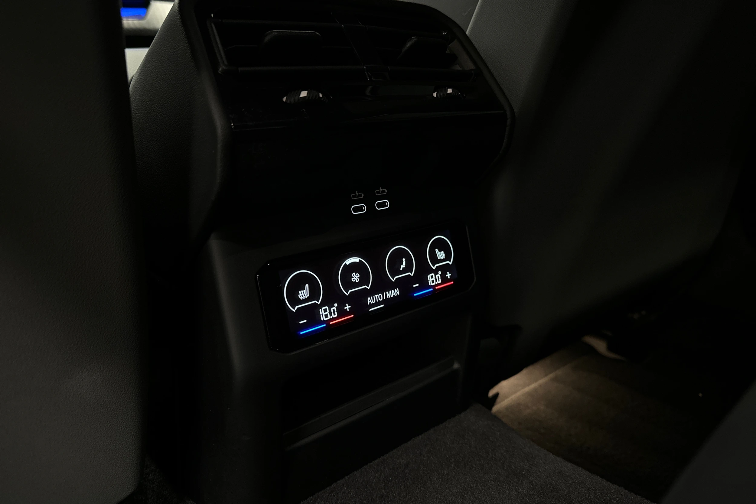 harmaa BMW i5 2025 kuva 30.